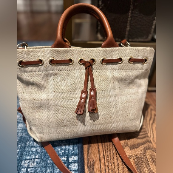 Stunning EUC vintage Dooney and a Bourke bag
